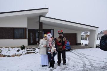 Dňa 09.12.2017 navštívil našu obec Mikuláš s anjel Dňa 09.12.2017 navštívil našu obec Mikuláš s anjel