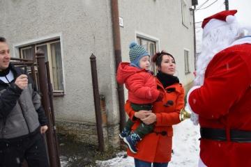 Dňa 09.12.2017 navštívil našu obec Mikuláš s anjel Dňa 09.12.2017 navštívil našu obec Mikuláš s anjel