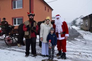 Dňa 09.12.2017 navštívil našu obec Mikuláš s anjel Dňa 09.12.2017 navštívil našu obec Mikuláš s anjel