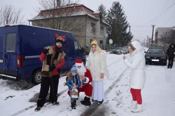Dňa 09.12.2017 navštívil našu obec Mikuláš s anjel Dňa 09.12.2017 navštívil našu obec Mikuláš s anjel