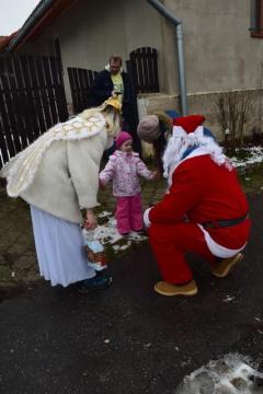 Dňa 09.12.2017 navštívil našu obec Mikuláš s anjel Dňa 09.12.2017 navštívil našu obec Mikuláš s anjel