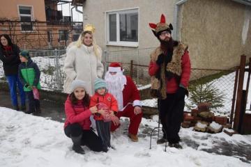 Dňa 09.12.2017 navštívil našu obec Mikuláš s anjel Dňa 09.12.2017 navštívil našu obec Mikuláš s anjel
