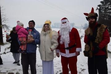 Dňa 09.12.2017 navštívil našu obec Mikuláš s anjel Dňa 09.12.2017 navštívil našu obec Mikuláš s anjel