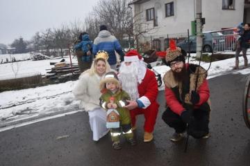 Dňa 09.12.2017 navštívil našu obec Mikuláš s anjel Dňa 09.12.2017 navštívil našu obec Mikuláš s anjel